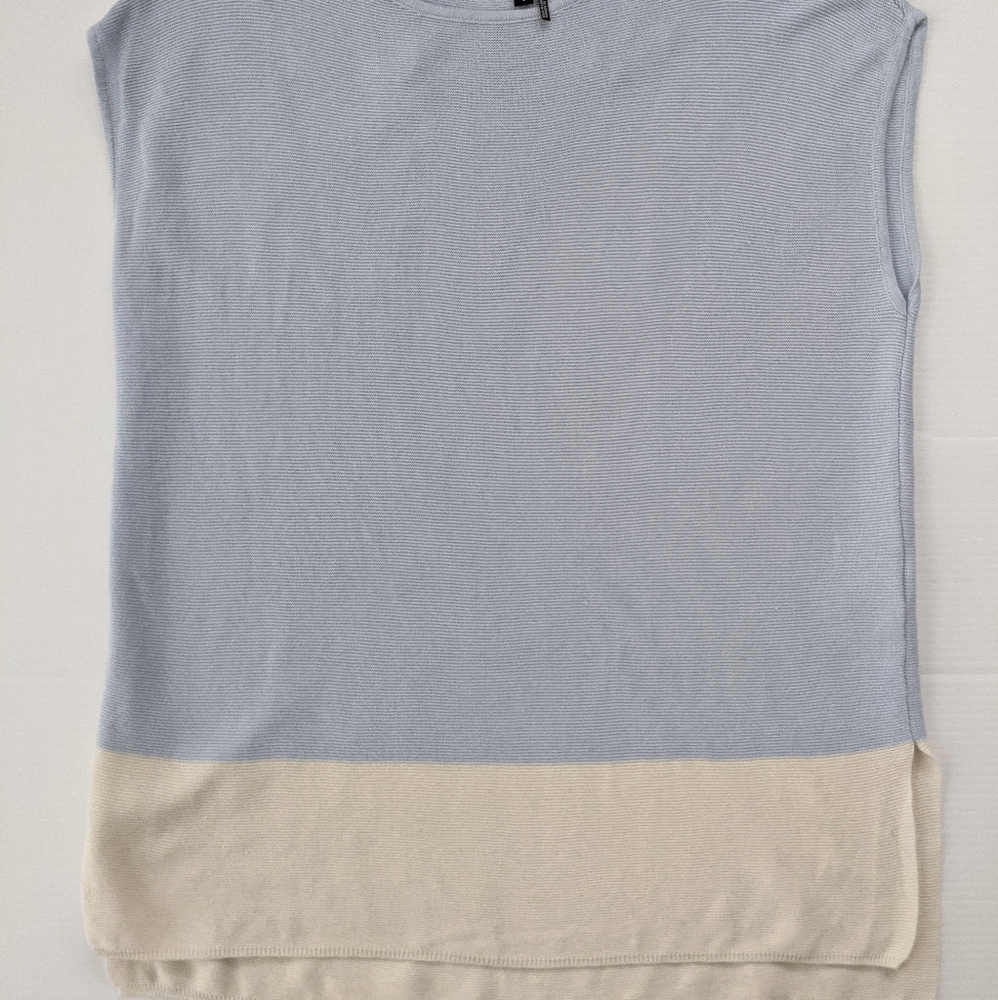 NWOT DKNY Knit Sleeveless Cream and Light Blue Sweater - Sz Small